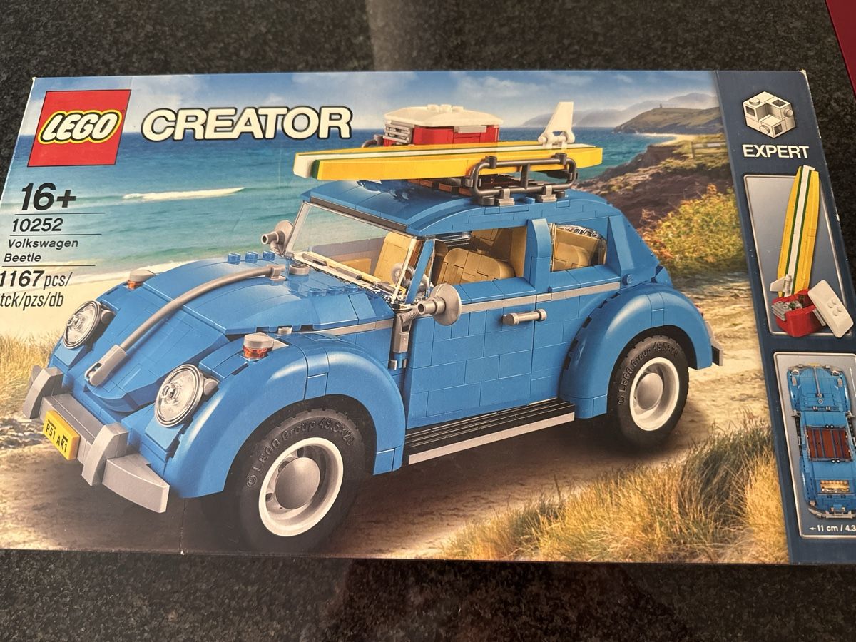 Lego Kit di costruzioni: Lego Creator 10252 VW Käfer mit Surfbrett – Usato da Stäfa venduto da Cinderalla