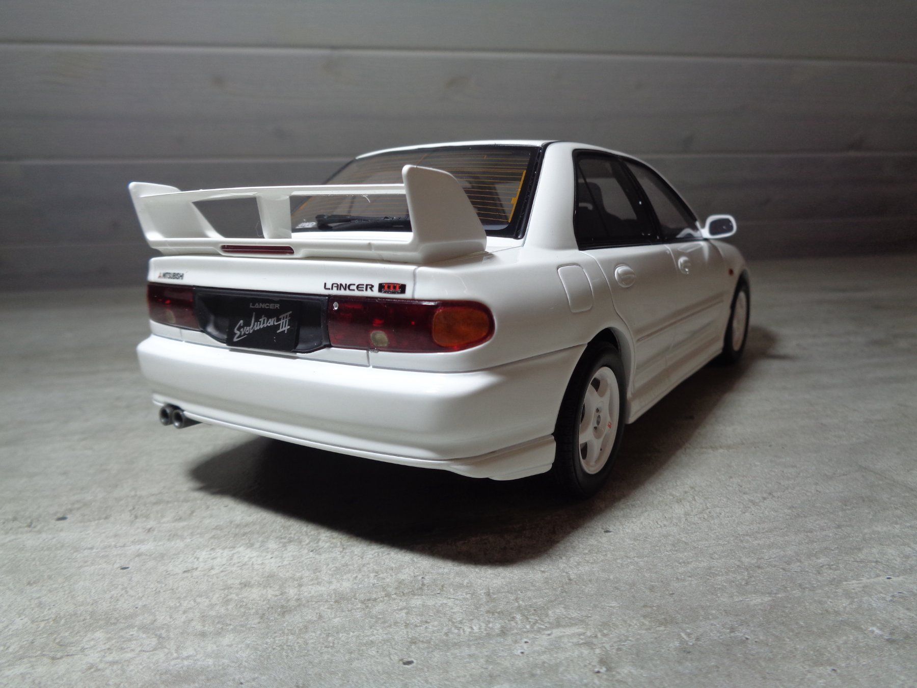 Mitsubishi Modellini d'auto: OttOmobile 1:18 Mitsubishi Lancer Evo III – Nuovo e nell'imballaggio originale da Reconvilier venduto da rallycar 3