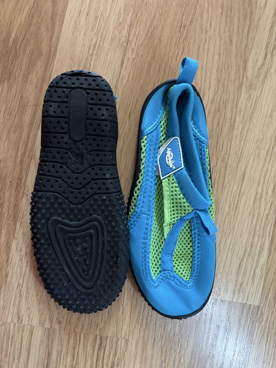 Schuhe für Jungen: Aquasplash Badeschuhe Grösse 33 – Gebraucht aus Thun von vamebi 1