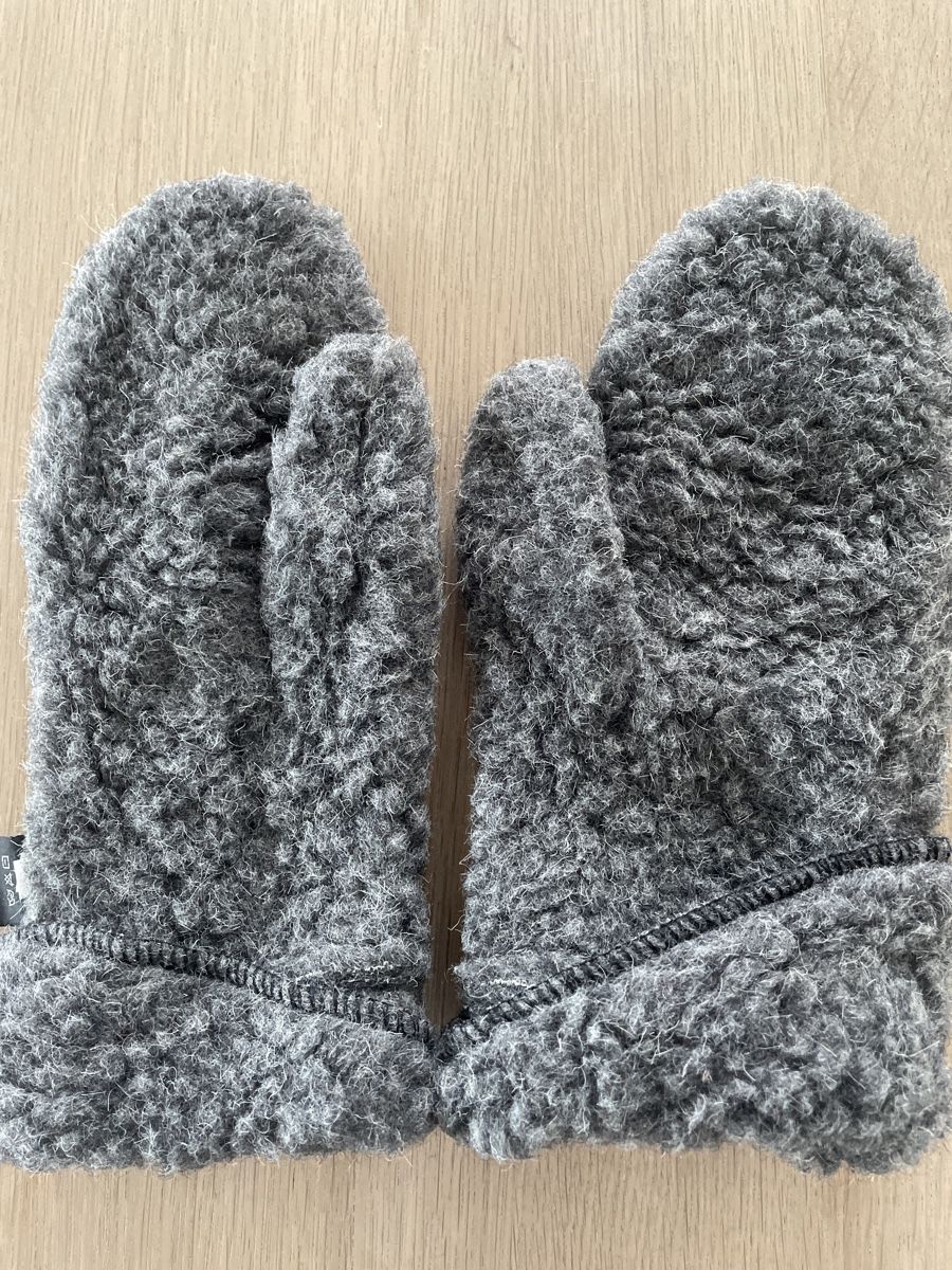 Handschuhe & Handstulpen: Wolle - Handschuhe grau ❄️ – Neu (gemäss Beschreibung) aus Richterswil von Wildampfer