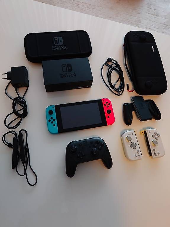 Nintendo Konsolen: Nintendo Switch 1 (v2) avec controller pro – Gebraucht aus Versoix von Kurisusama 5
