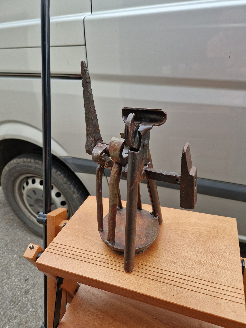 Tutti gli attrezzi: Kunst aus Werkzeugen – Usato da Mörigen venduto da Clio111 2