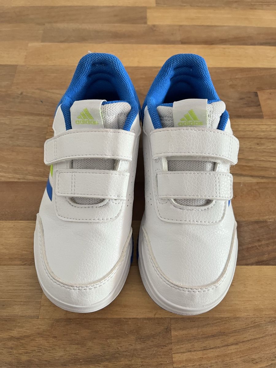 Adidas Schuhe für Jungen: Neuwertige Adidas Turnschuhe  – Neu (gemäss Beschreibung) aus Wettingen von epe_9vbf 1