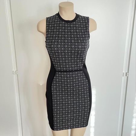 H&M Robe Noir & Blanche - Taille 38 - NEUF AVEC ETIQUETTE