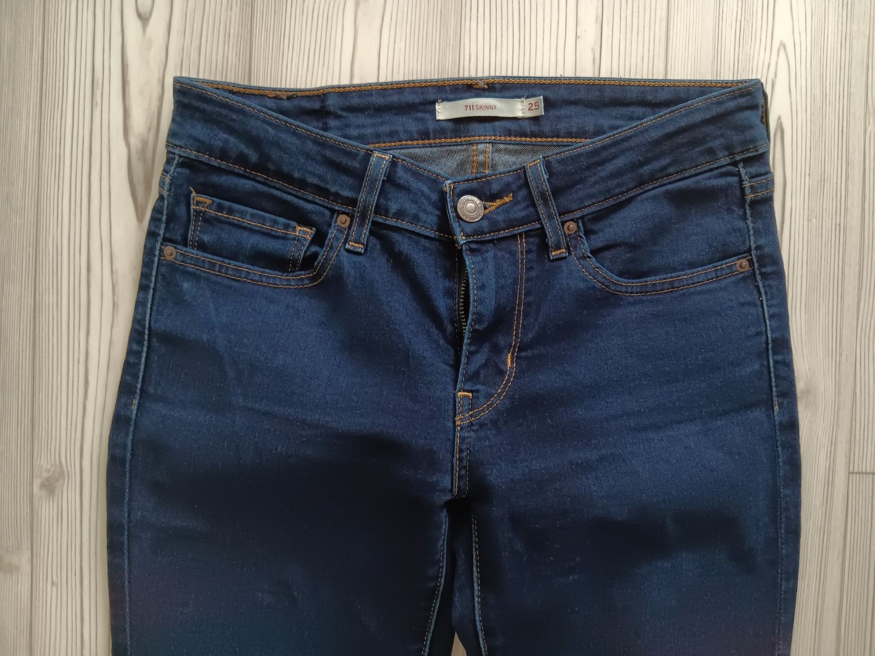 Levi's Jeans: LEVIS 711 Jeans SKINNY taille / Grosse 25 – Gebraucht aus Cossonay-ville von Super-Price-Quality 1