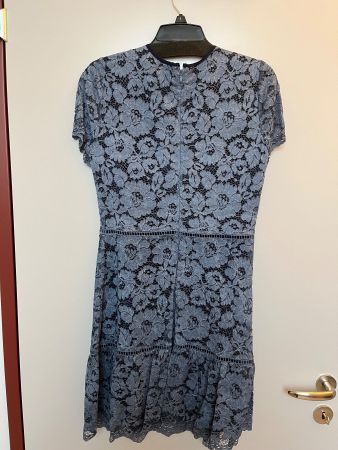 Sommerliches Michael Kors Kleid, blaues Spitzenmuster