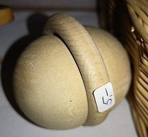 Greifling Kugel mit Ring aus Holz