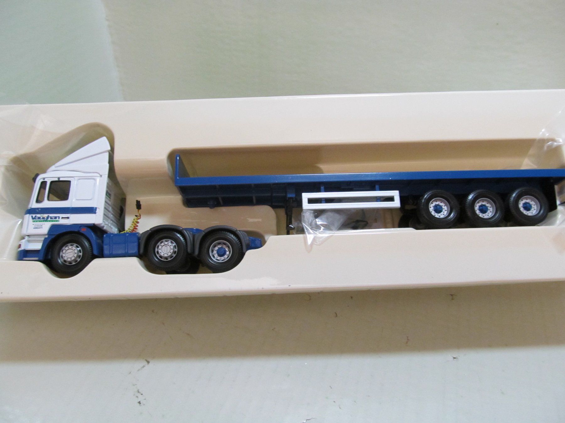 Corgi Toys Kit di modellismo & Modellini statici: TRUCK  ERF  ECS  3+3  ACHS  1:50  CORGI – Nuovo e nell'imballaggio originale da Grueningen venduto da malamut56
