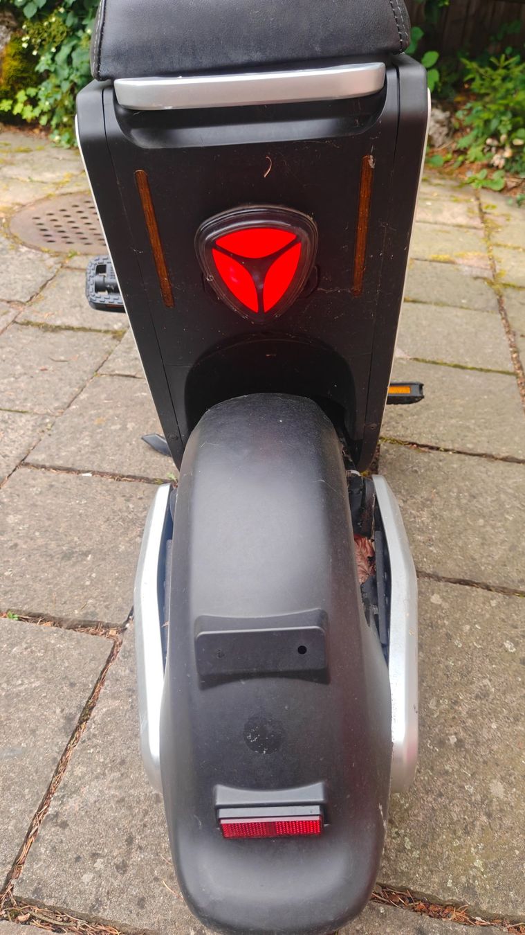 Yadea Scooters: Yadea V7 E‑Roller / E‑Scooter, 2’998 km – Gebraucht aus Schaffhausen von cam_5yql 2