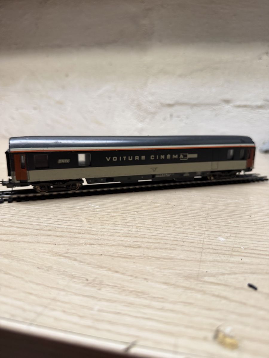 Lima Modellini di ferrovie: Lima cinema wagen  – Usato da Herzogenbuchsee venduto da ioa_zcm6 4
