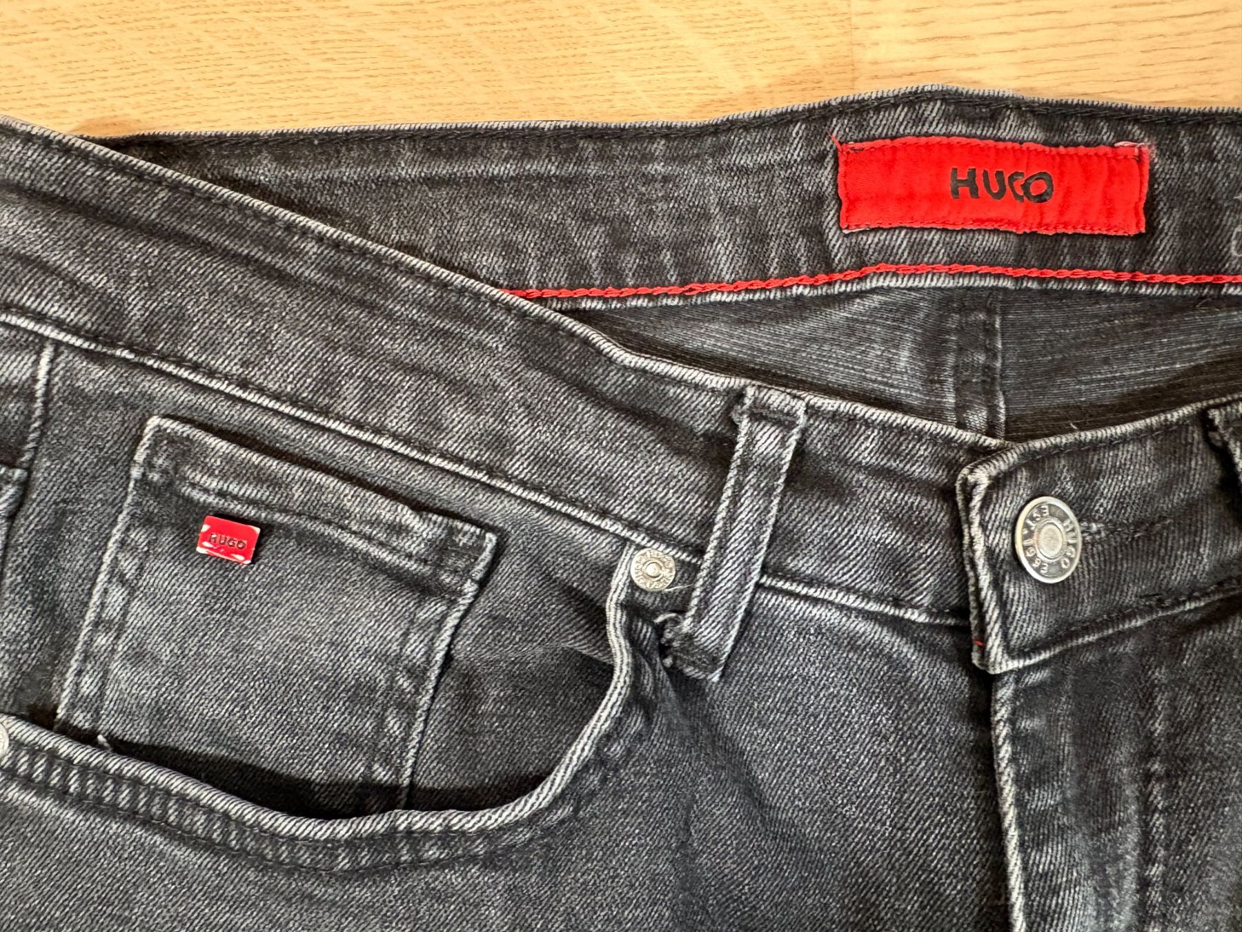 Hugo Boss Jeans: Hugo Jeans Grösse 31 – Usato da Elgg venduto da Jo_Naj 2
