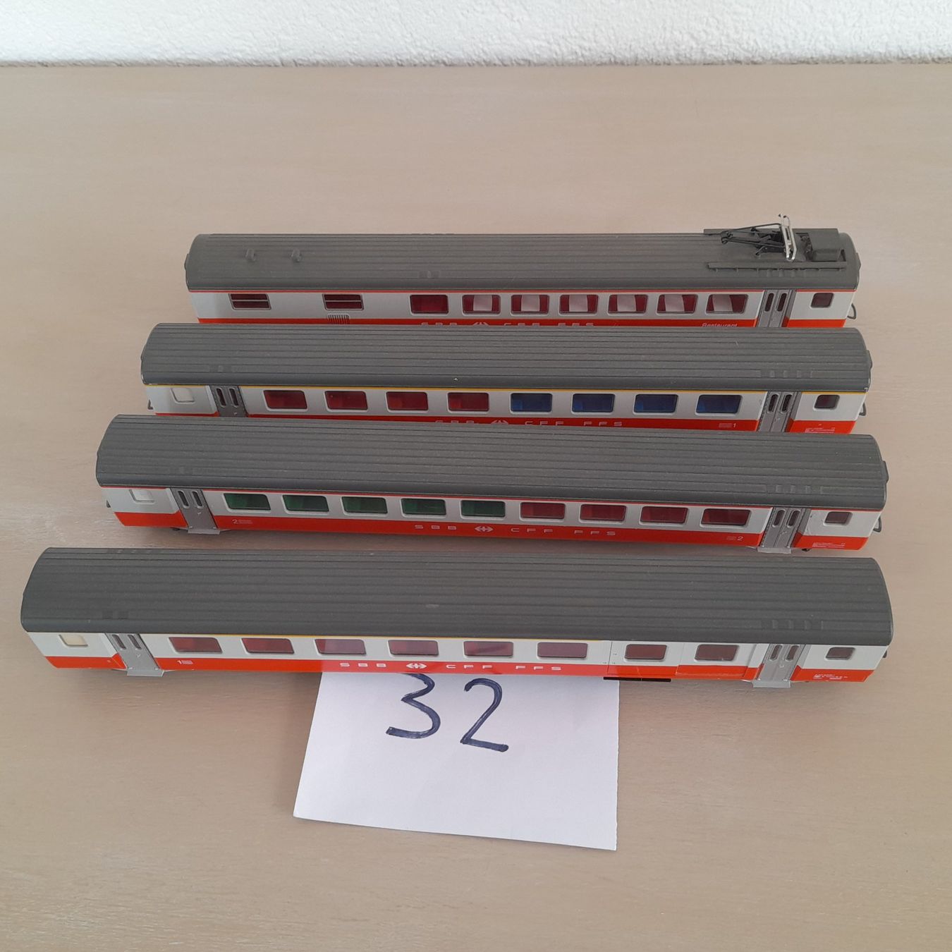 Liliput Modellini di ferrovie: Composition Swiss Express – Usato da Auvernier venduto da gandalf08 2
