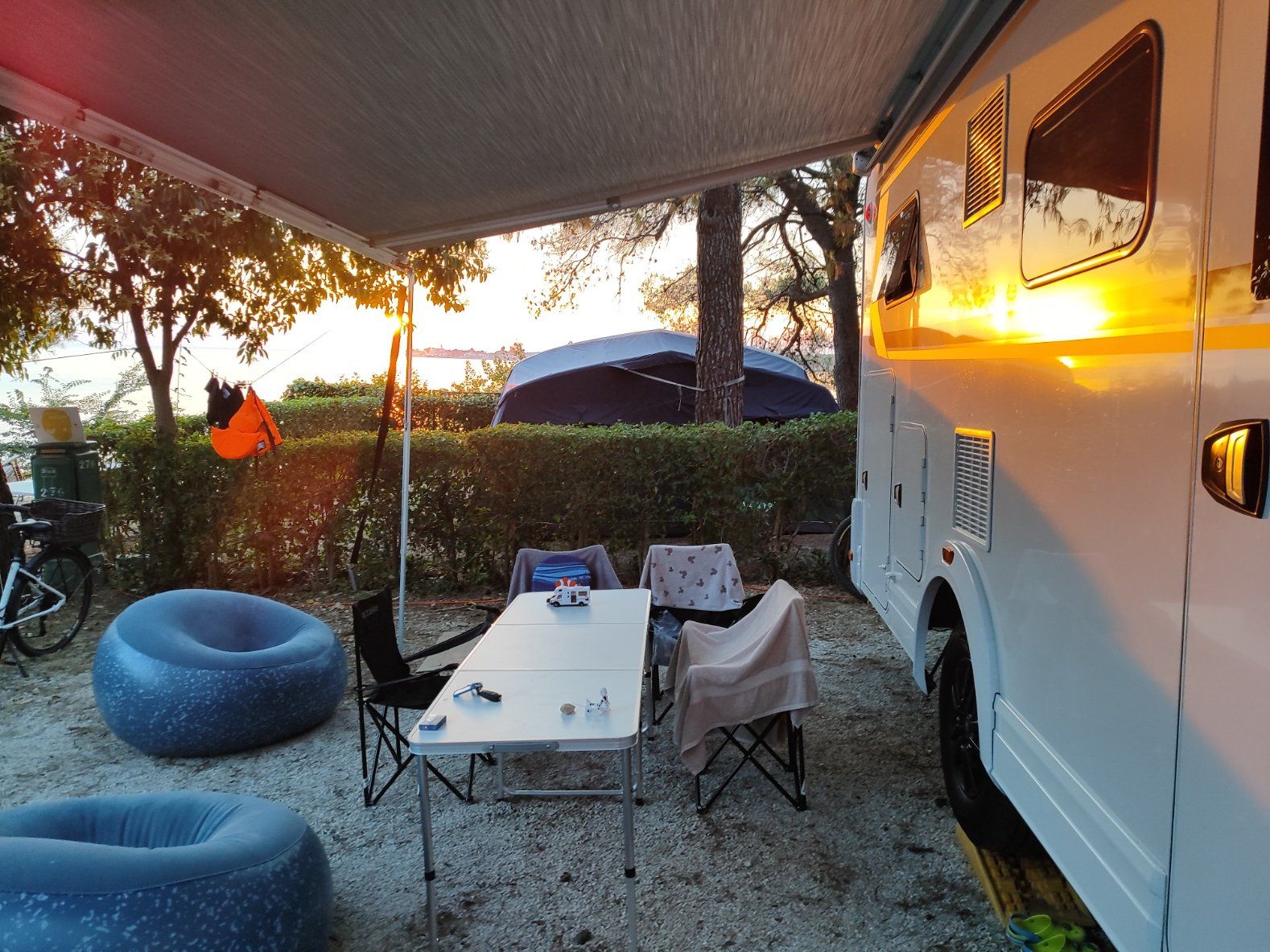 Sedie: Komplettes Camping-Set inkl. Campingtisch, 4 Stühlen... – Usato da Merenschwand venduto da palyaa 1