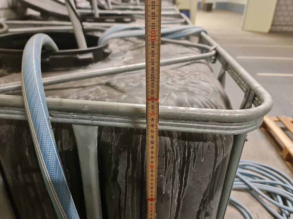 Tränken & Tröge: Wassertank 10 Stk , 1000 Liter – Gebraucht aus Stans von Benzen 4