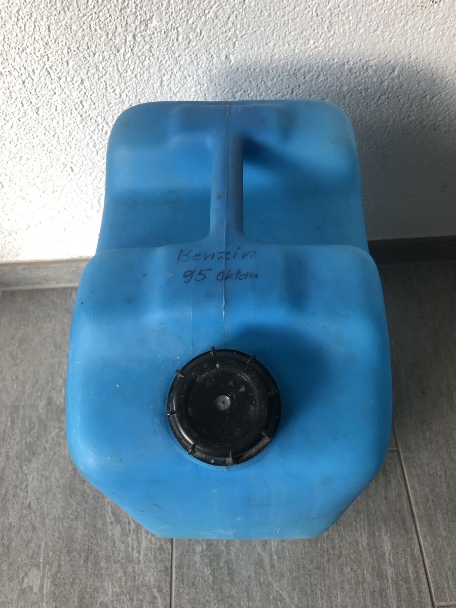 Taniche per benzina: Benzinkanister – Usato da Fraubrunnen venduto da MarvinNr42 1
