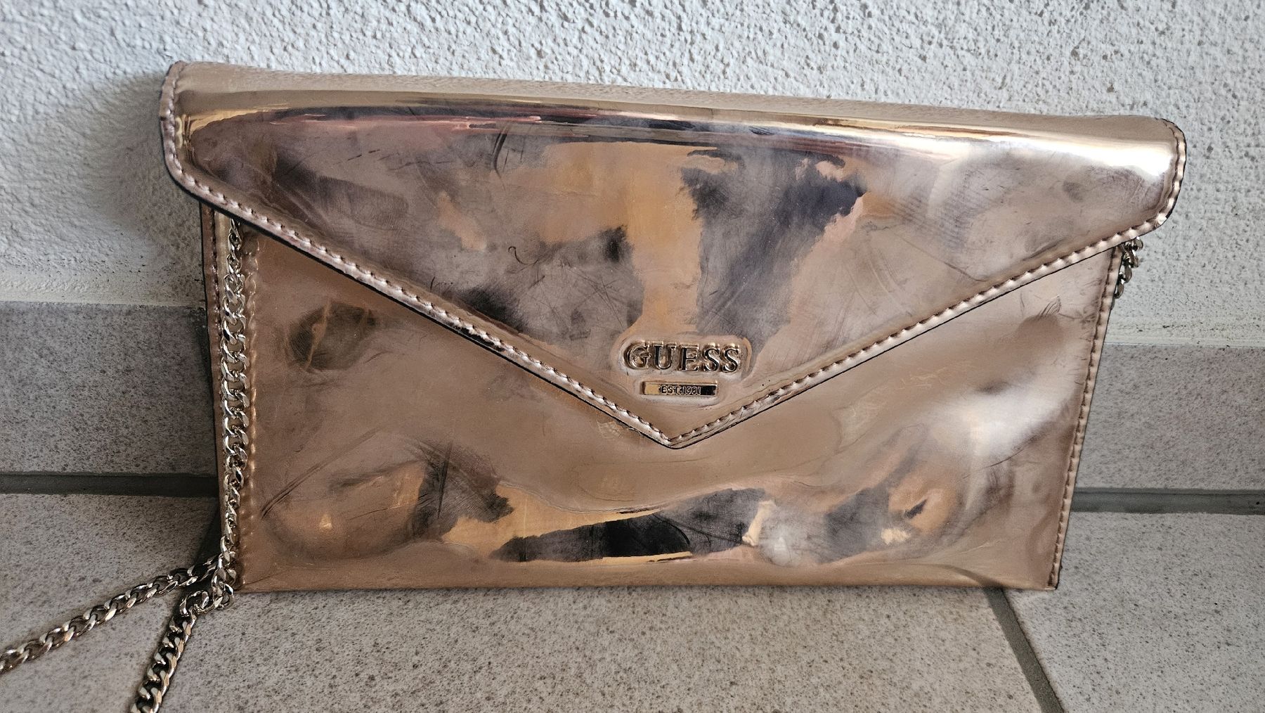 Guess Borse da donna: Guess Handtasche in rose chrom  – Usato da Lippoldswilen venduto da topmodel62