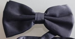 Elegante, schwarze Fliege aus Satin