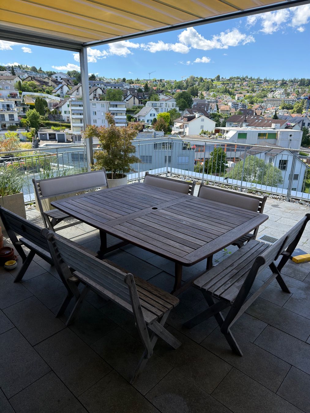 Tables: Gartentisch und Bänke Set aus Jarrahholz – D'occasion à Richterswil par ski_7ffp 1