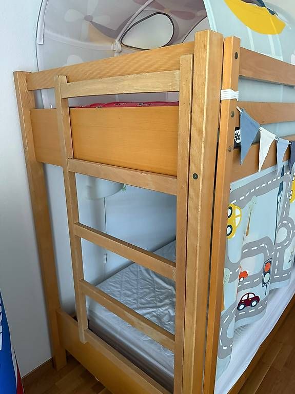 Lits: Etagenbett aus Holz mit FLEXA-Textilien – D'occasion à Belp par oav_mmb9 2