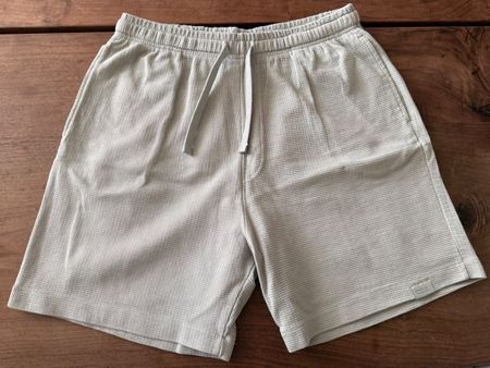 Zara Shorts Grösse M leichte Sommerhose neuwertig