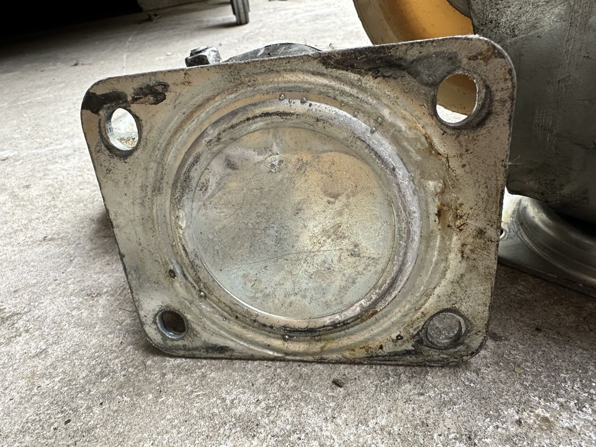 Altro per stoccaggio & trasporto: 4 Stück Rollen, Lenkrollen, Möbelrollen, Industrierollen – Usato da Liestal venduto da forty-four_shop 2