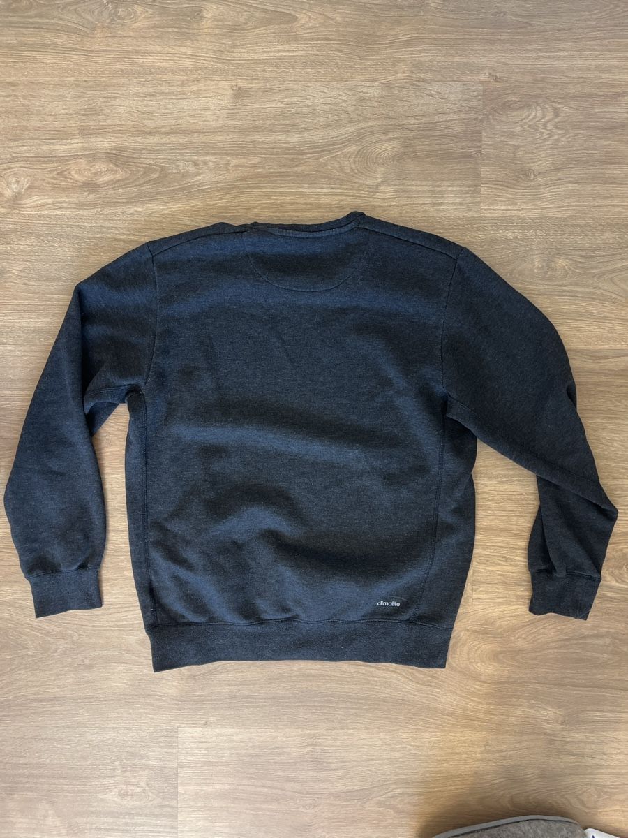 Adidas Pullover & Sweatshirts: Adidas Sport Essentials Pullover, Grösse M, Grau – Gebraucht aus Zürich von lisitsyna 1