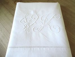 Leintuch antik, mit Monogramm. Handgemacht 181 x 268cm
