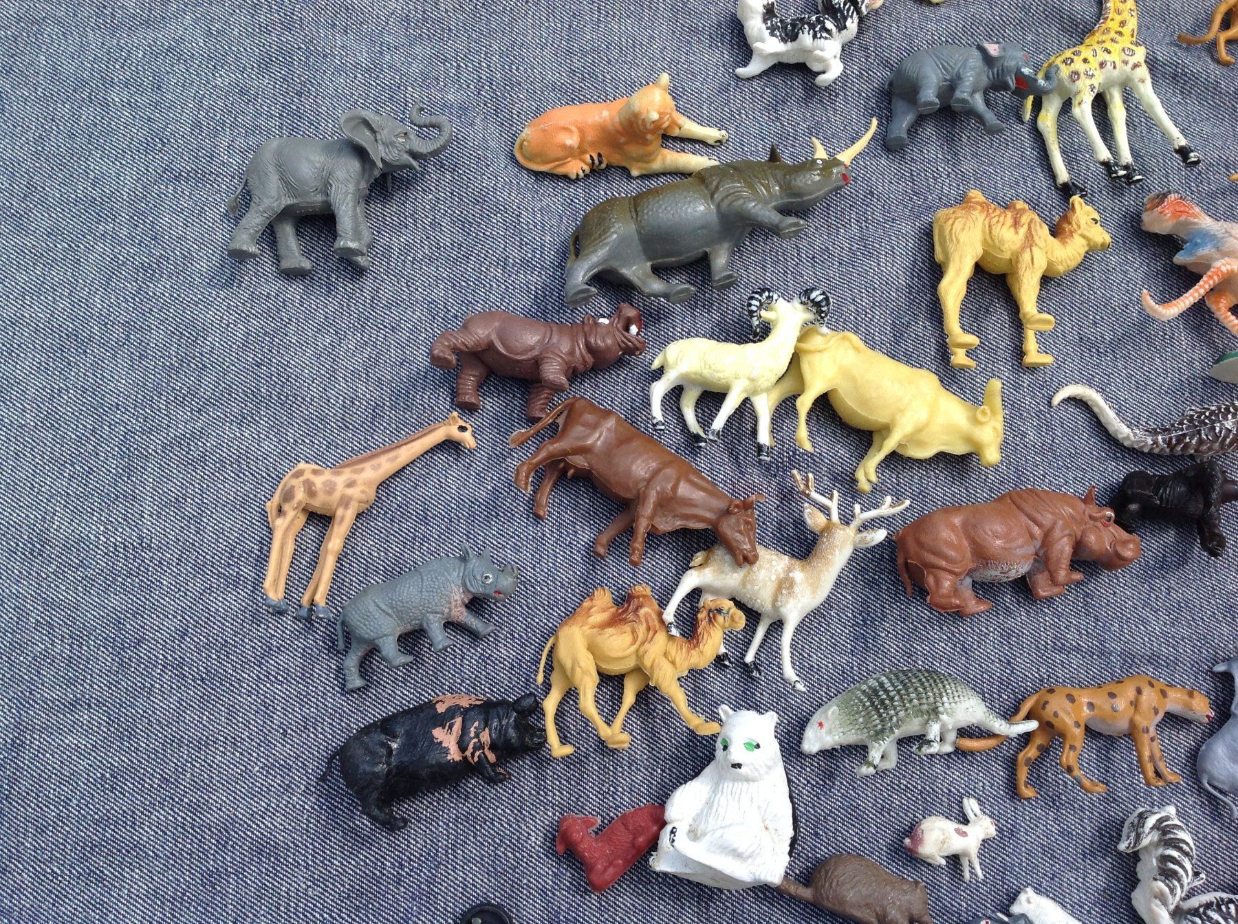 Jouets: made in hong kong  - animaux - tier – D'occasion à Vuiteboeuf par broticaire 4