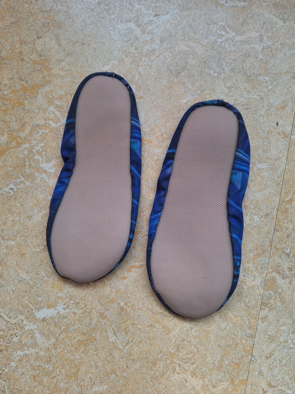 Schuhe für Jungen: Turnschläppli / Grätsche 28 – Gebraucht aus Frutigen von Autoflitzer 2