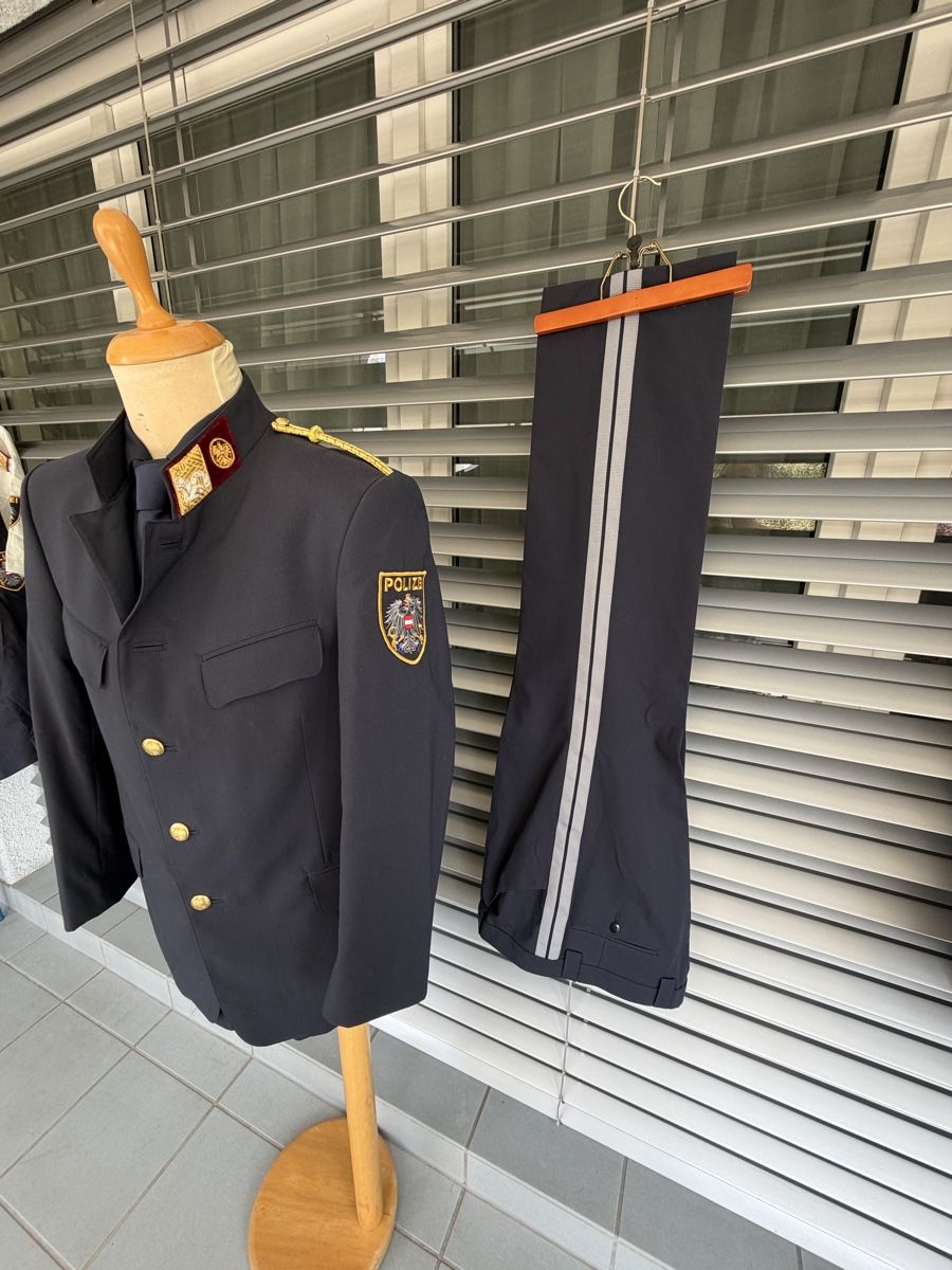 Uniformi: Österreich Rechtskundiger Polizei Direktor Stellvertre – Nuovo (secondo la descrizione) da Biel/ Bienne venduto da fusion54 4
