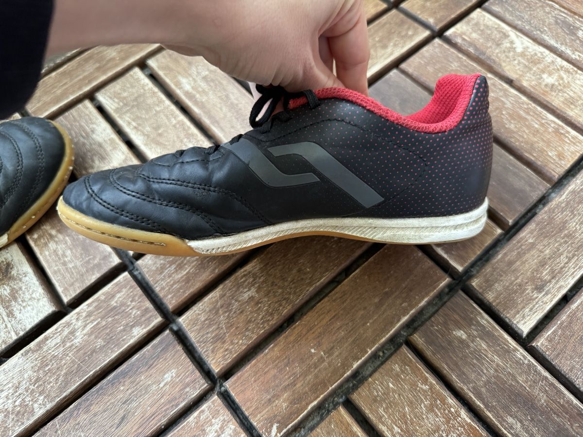 Scarpe per ragazzi: Fussballschuhe Pro Touch Gr. 35 /rot schwarz – Usato da Jona venduto da Good_luck_ 3
