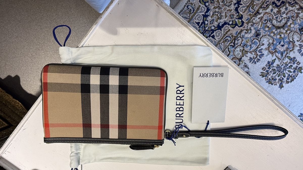 Burberry Borse: Burberry neu mit Staubbeutel – Nuovo e nell'imballaggio originale da Lachen SZ venduto da HelvetiaLuxury 5