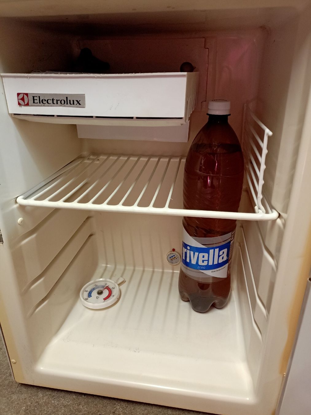 Frigoriferi: Electrolux Absorber Camping Kühlschrank, RA.10B, 220Volt – Usato da Flamatt venduto da Marpou 3