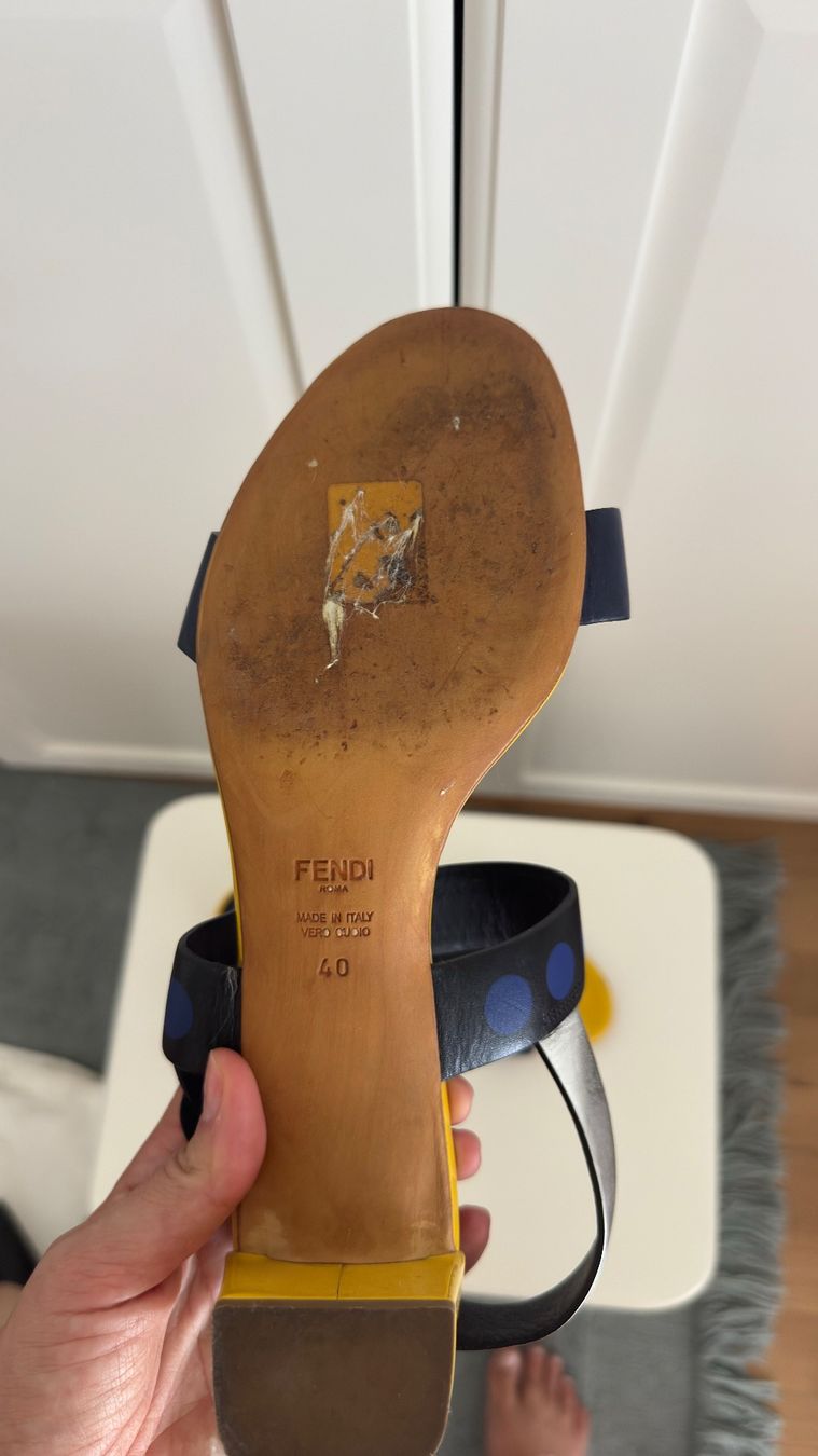 Fendi Chaussures femmes: Fendi Sandals Size 40 – D'occasion à Genève par gvokiii 2