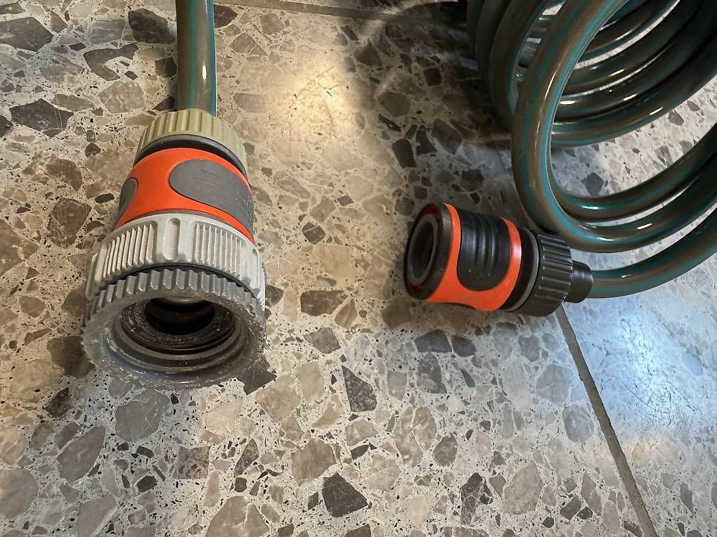 Tubi & Tubi flessibili: Gartenschlauch – Usato da Uster venduto da cynale 1