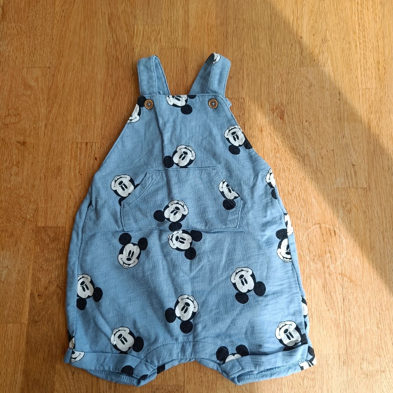Hosen: Latzhose Grösse 74 – Gebraucht aus Jaberg von urig17.