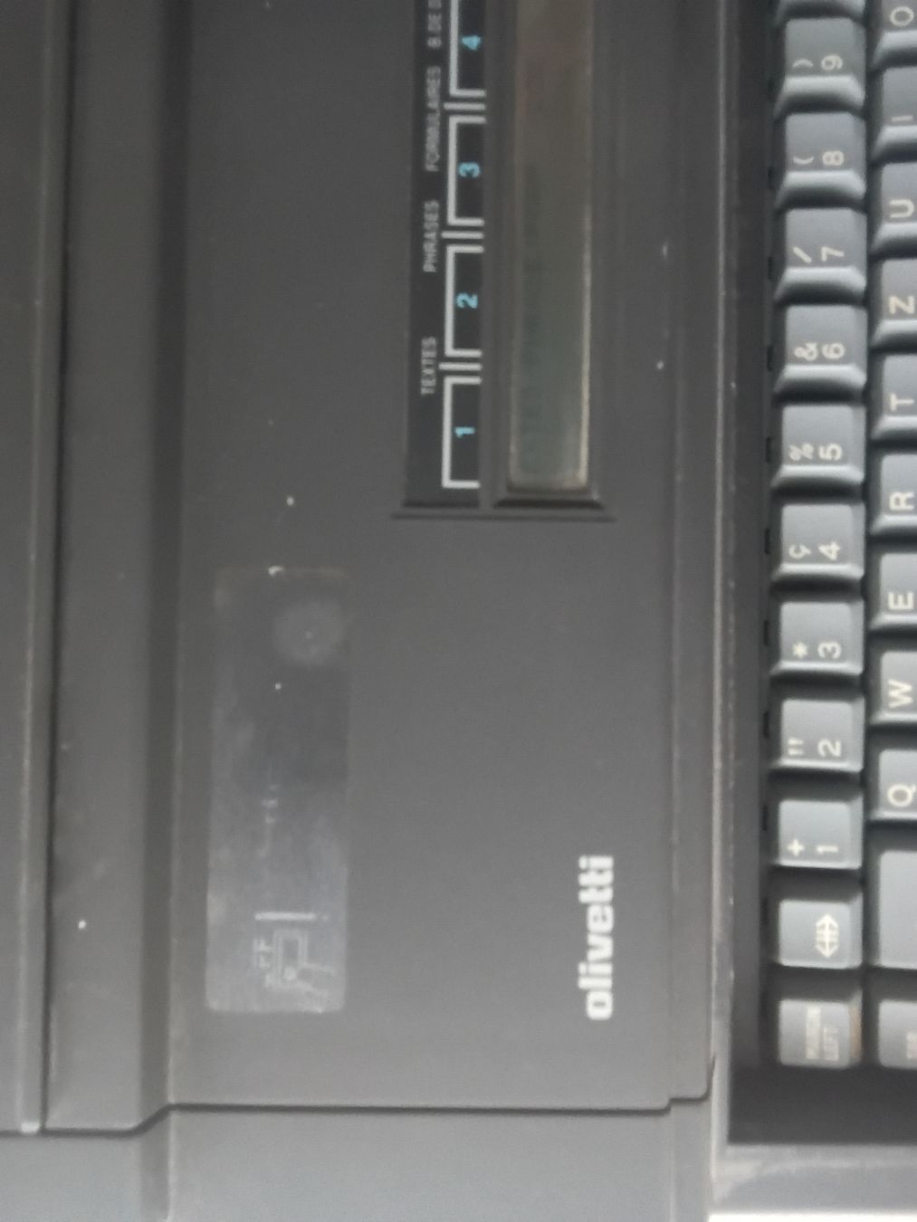 Olivetti Macchine da scrivere: Olivetti 550 – Usato da Yverdon venduto da Nany6 3