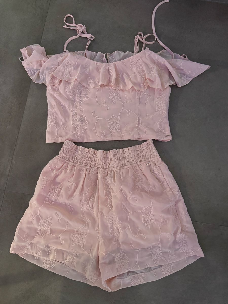 Guess Lots de vêtements: Guess Set Grösse S – Neuf (Voir description) à Windisch par Shakira085