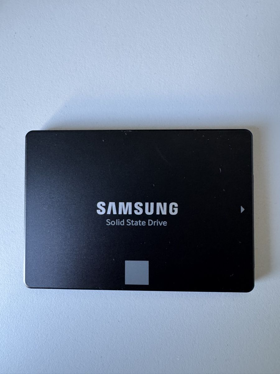 Samsung Disques durs: Samsung 870 EVO 2TB SSD – D'occasion à Zürich par tim_t6kb