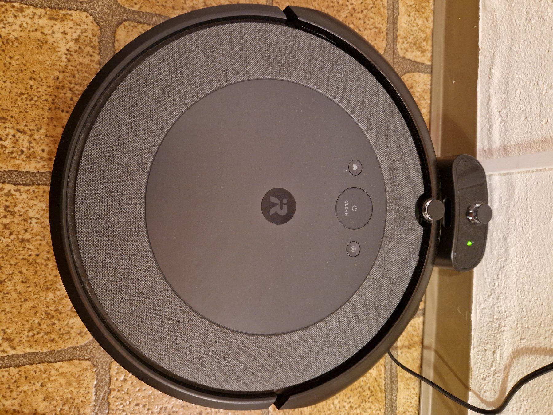 Irobot Staubsauger & Zubehör: I Robot I5 – Gebraucht aus Scuol von rmldfcp 1
