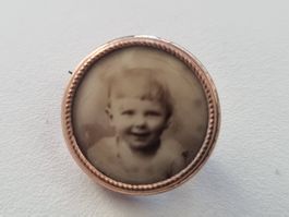Antike Brosche mit Kinderfoto, um 1920, Viktorianisch