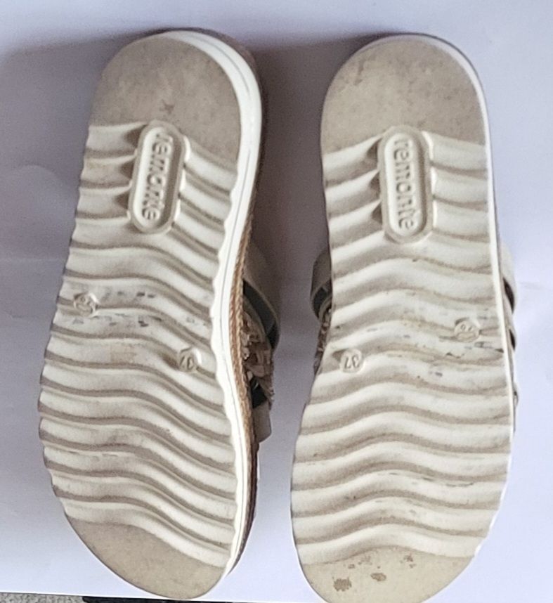 Scarpe da donna: Sandales d'été dorées et blanches - Taille 37 -  – Usato da Niedergösgen venduto da Eva2410 3