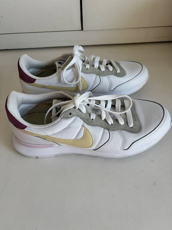 Scarpe da donna: Sneakers Nike – Usato da Küssnacht am Rigi venduto da Nicoletta_0277 1