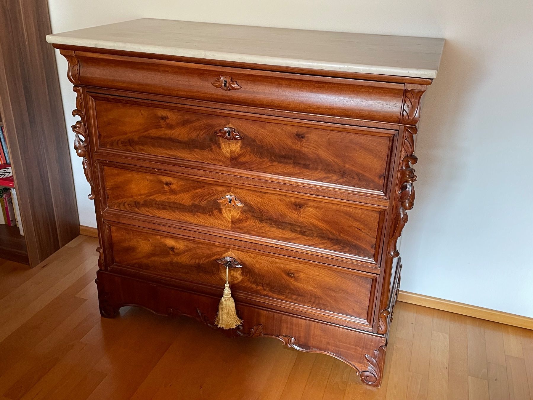 Commodes: Comò antico – D'occasion à Verscio par car_hl9p