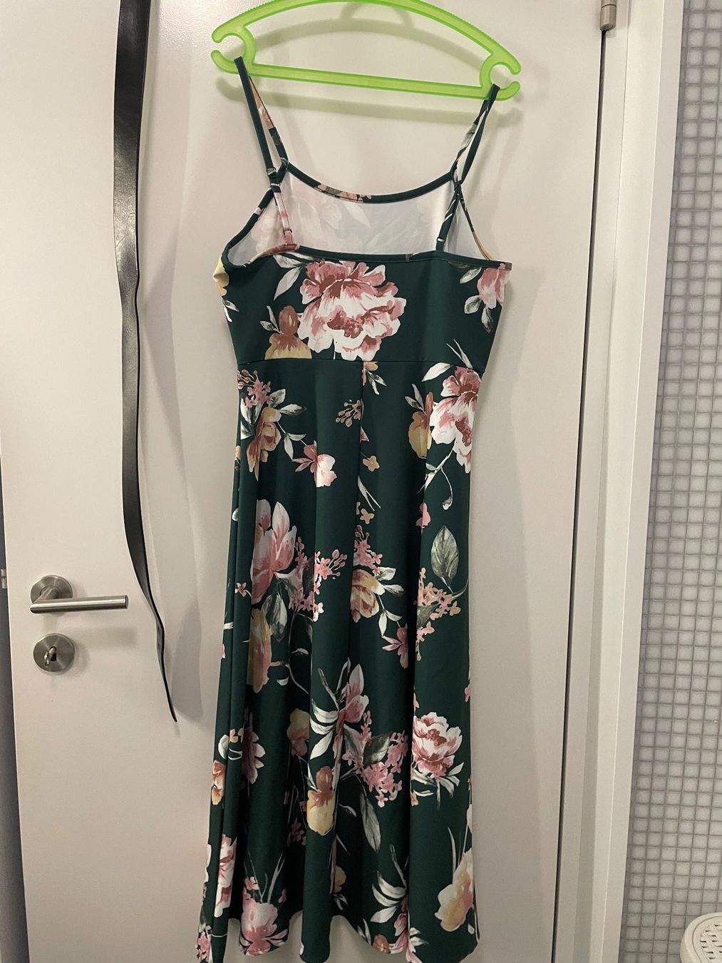 Vestiti: About You Kleid – Nuovo (secondo la descrizione) da Luzern venduto da ram_bv9c 2