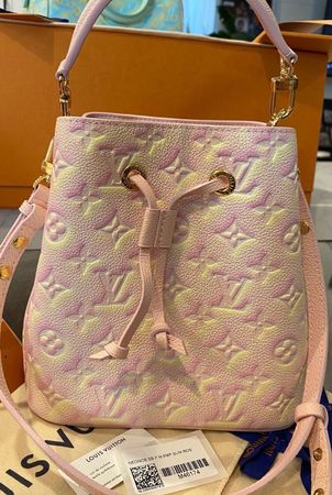 👜 ❤️LOUIS VUITTON NEONOE BB STARDUST💋