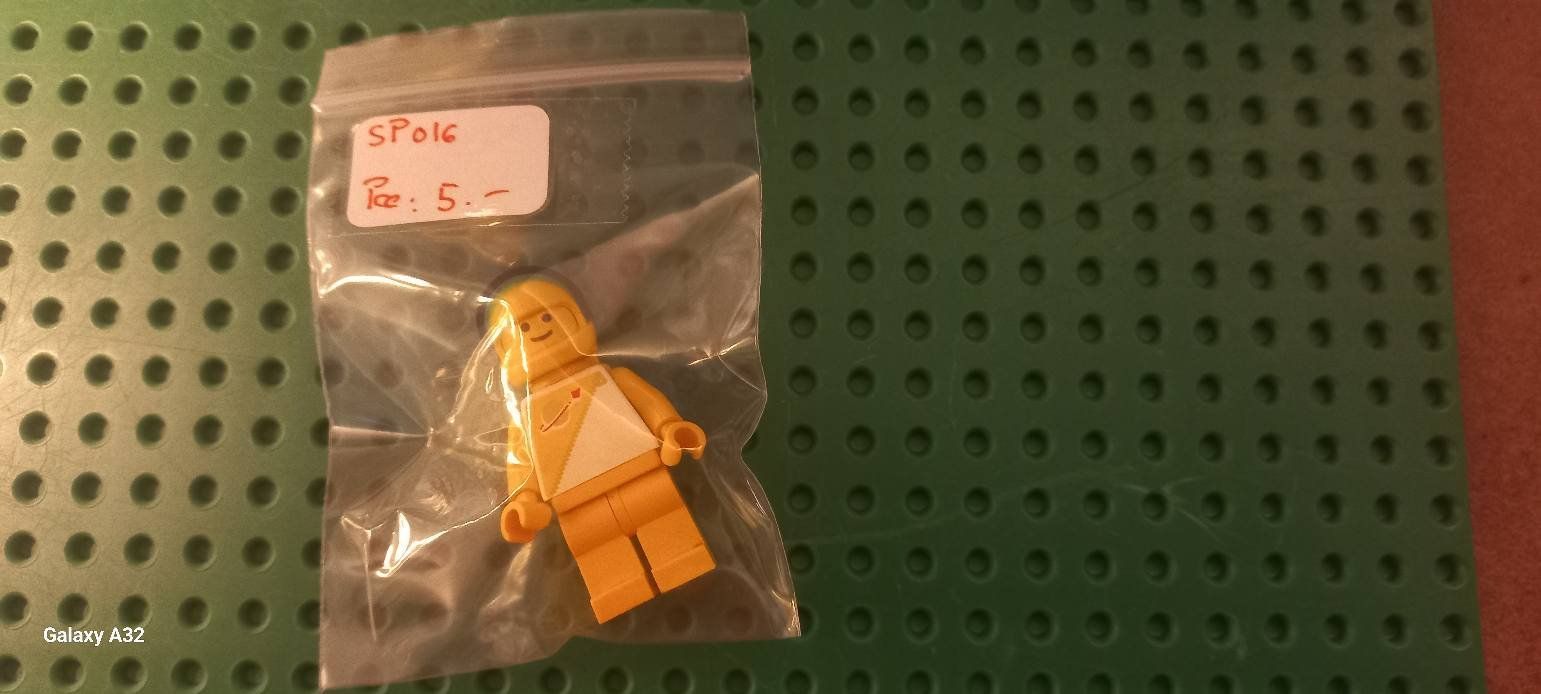 Lego Giocattoli: Mini figurine Lego ( Futuron ) – Usato da La tour de treme venduto da Legocreation82