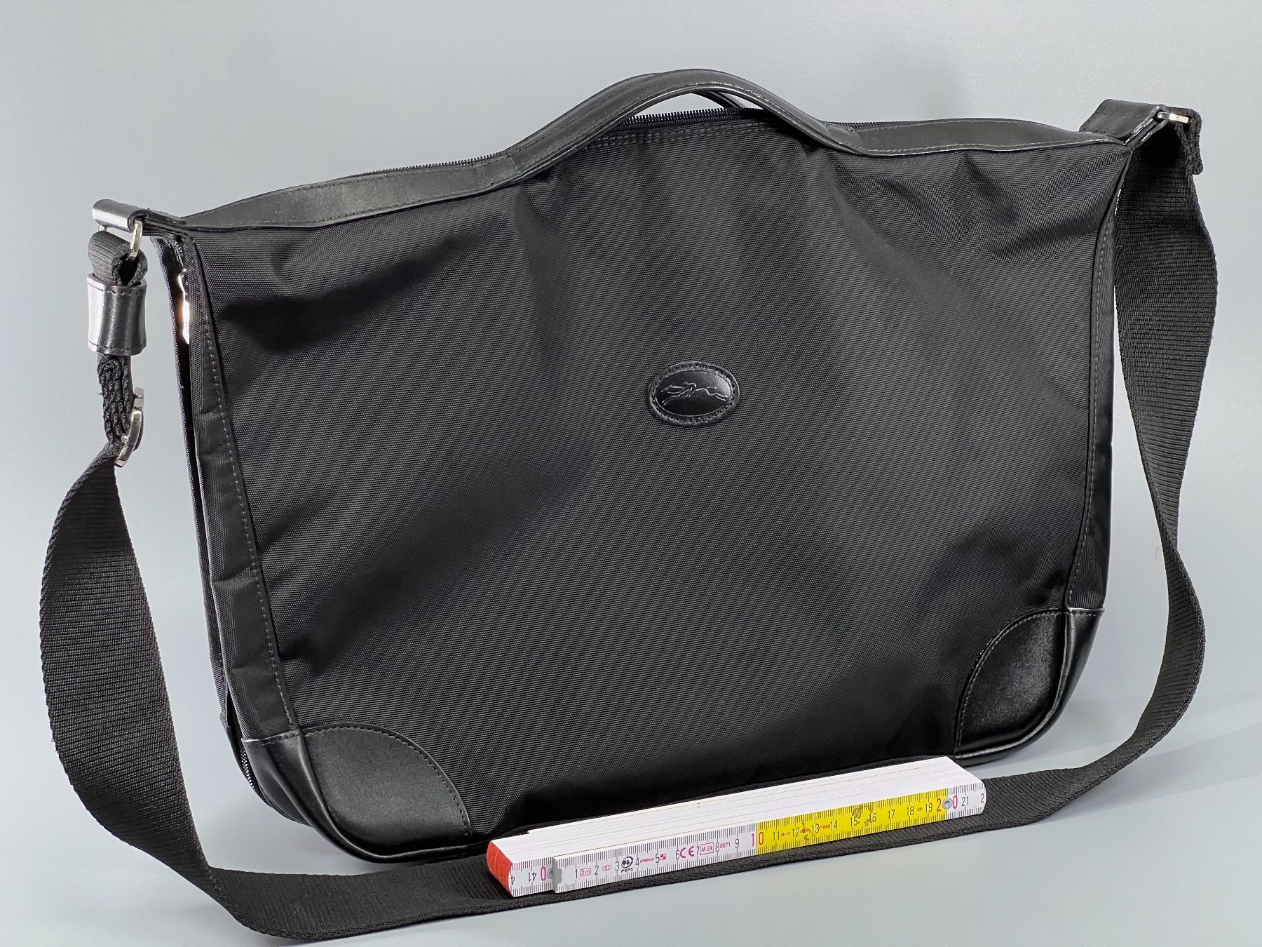 Longchamp Taschen: Longchamp Messenger Bag / Weekender - Schwarz - Top Zustand – Gebraucht aus Sennhof von Johnbest 1