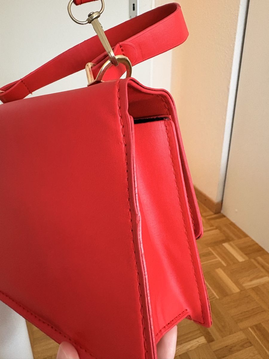 Shein Borse da donna: Petit sac à main rouge vif  – Usato da Chêne-Bougeries venduto da bru_bs9n 9