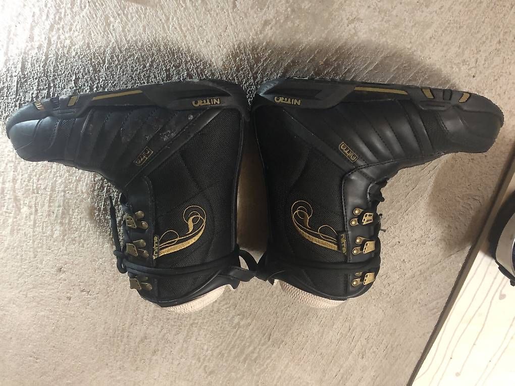 Board: Snowboard und Snowboardschuhe – Usato da Berg TG venduto da nolliev1 3